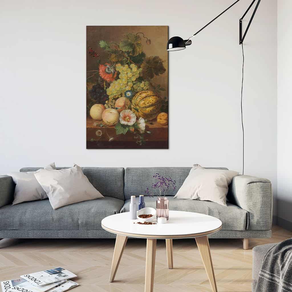 Druiven perziken, meloen en een abrikoos op een marmeren randje - Eelke Jelles Eelkema