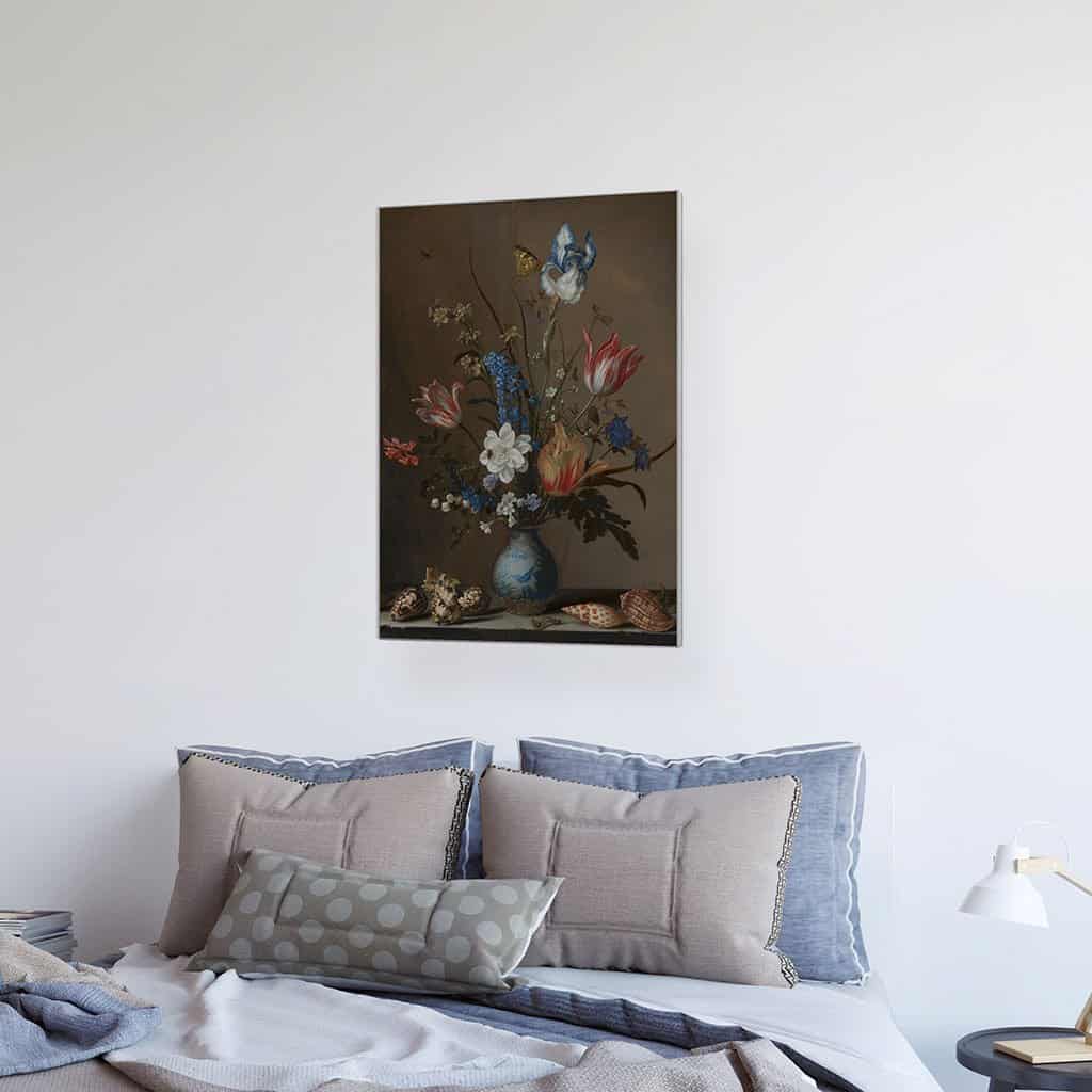 Bloemen in een vaas Wan Li en schelpen (Balthasar Van Der Ast)