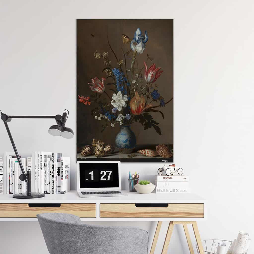 Bloemen in een vaas Wan Li en schelpen (Balthasar Van Der Ast)