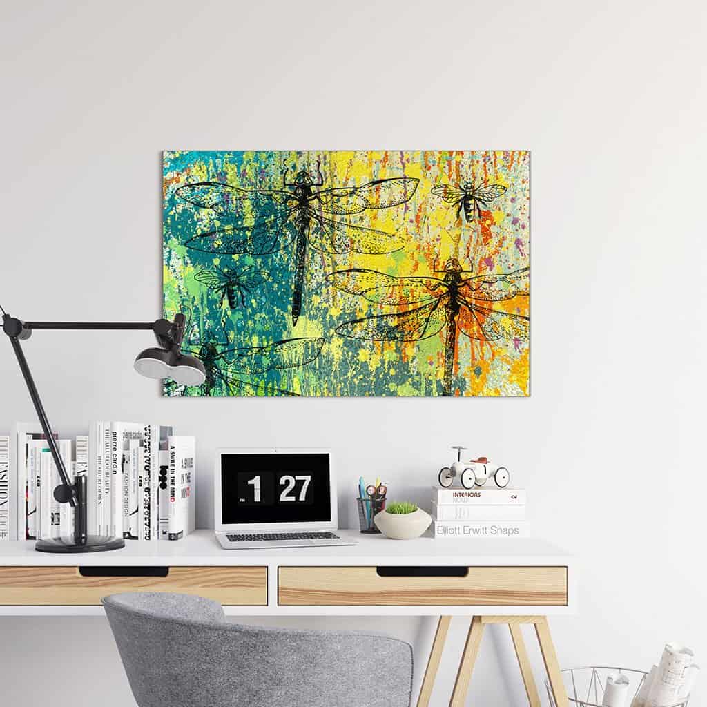 Stencil Dragonfly op de muur