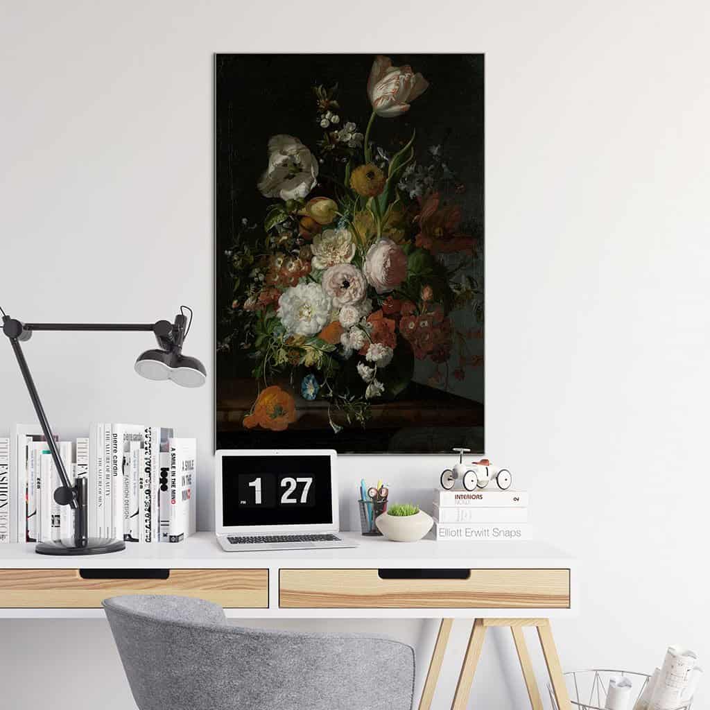 Stilleven met bloemen in een glazen vaas (Rachel Ruysch)